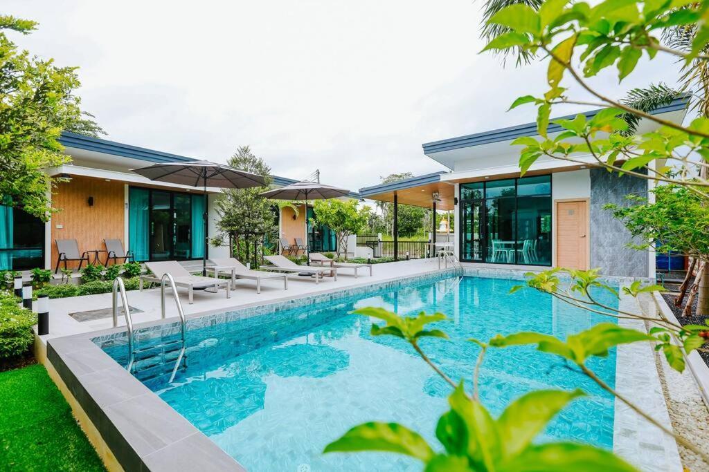 Cheeva Pool Villa Khao Lak Dış mekan fotoğraf